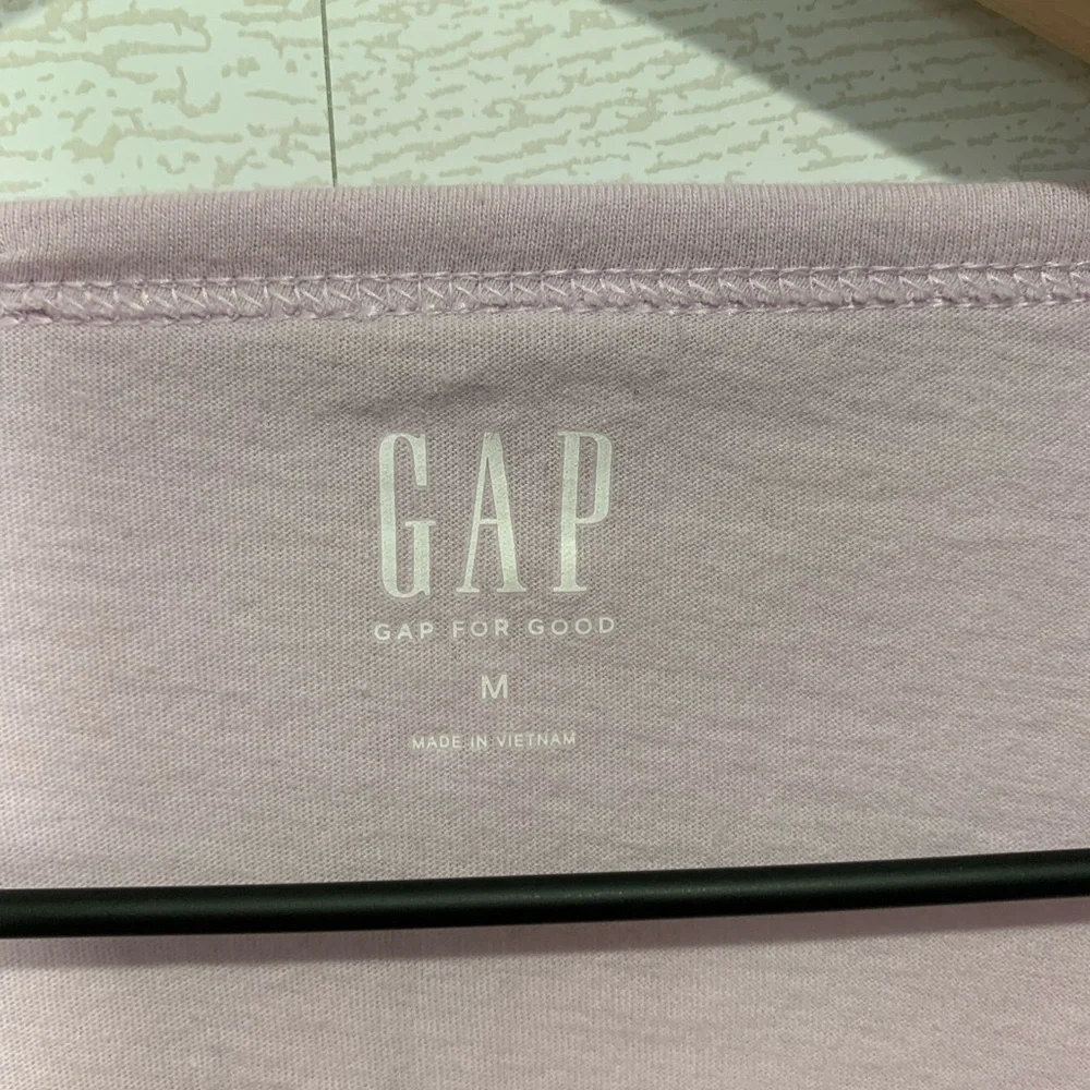 Gap Lavender LS Tee Size Medium - Picture 3 of 3